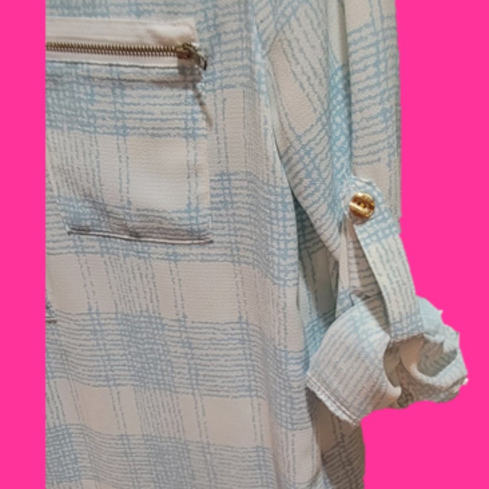 Tab-sleeve, white and light blue blouse - Picture 3 of 7
